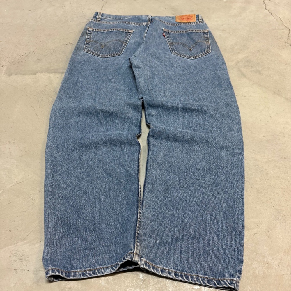 Vintage y2k Levi's 550 Denim Jeans
